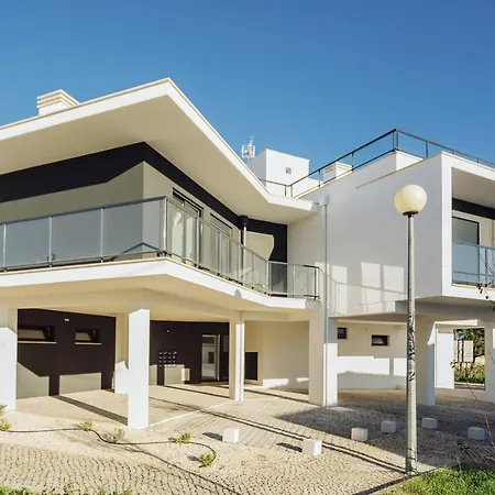 Janelas De Salir - By Sch Salir de Porto