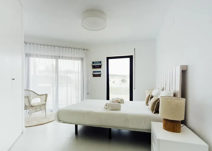 Janelas De Salir - By Sch شقة